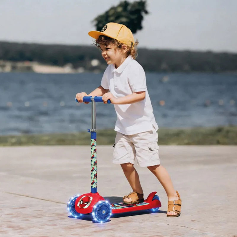 Λαμπάδα AS Company Scooter Plus Spider-Man με φωτιζόμενες ρόδες 1500-50290