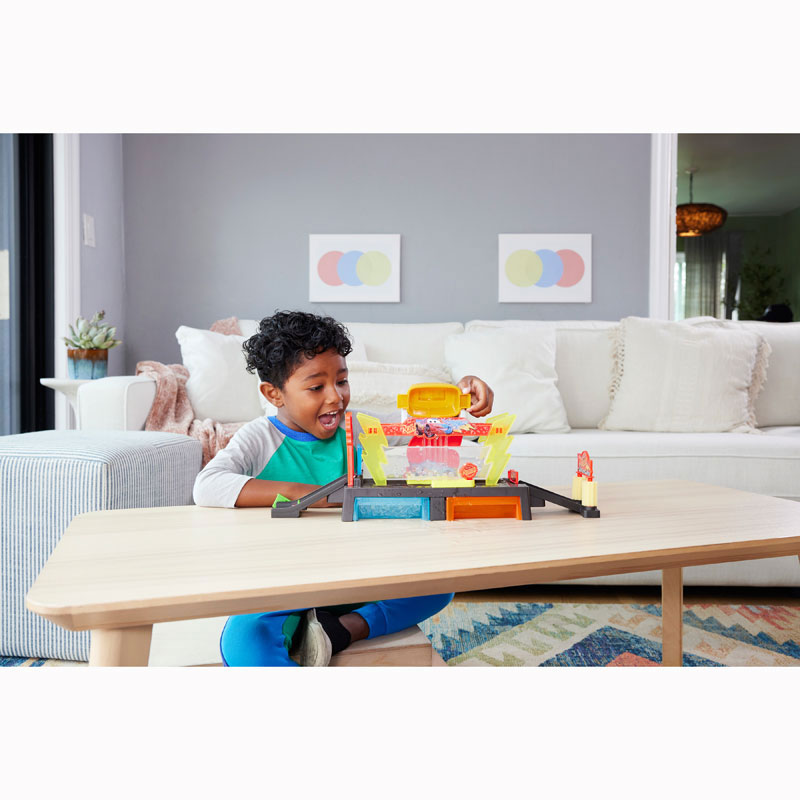 Λαμπάδα Mattel Cars Πλυντήριο Χρωμοκεραυνών JBM70