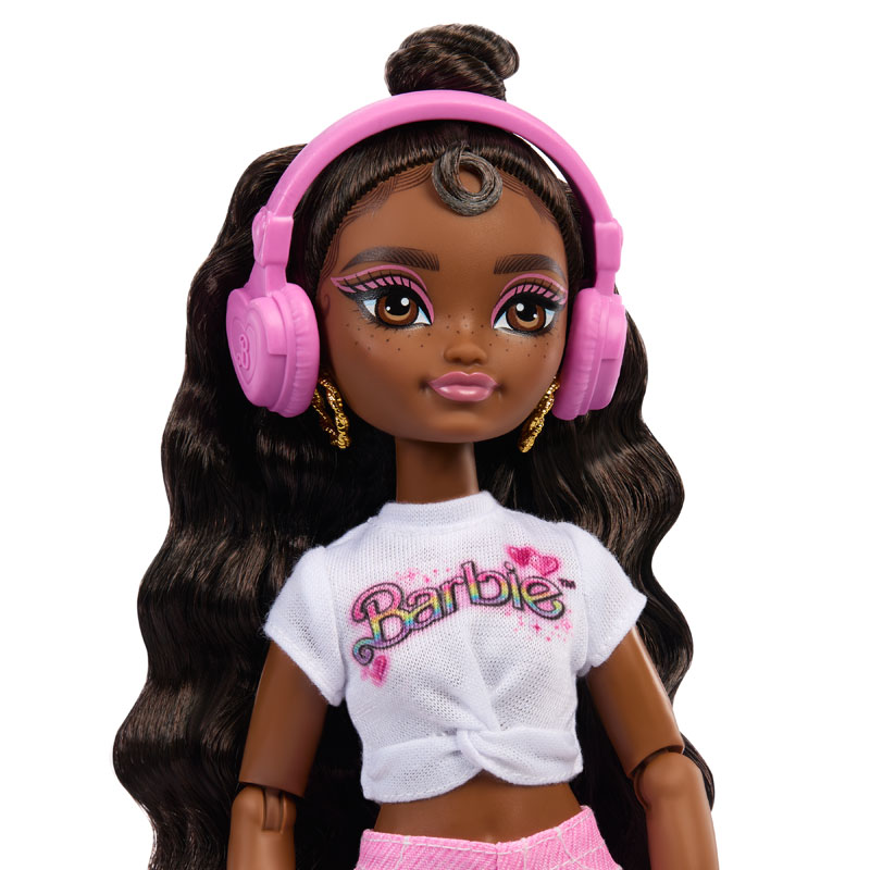Mattel Barbie Dream Besties Barbie Brooklyn Skater Doll JFX97