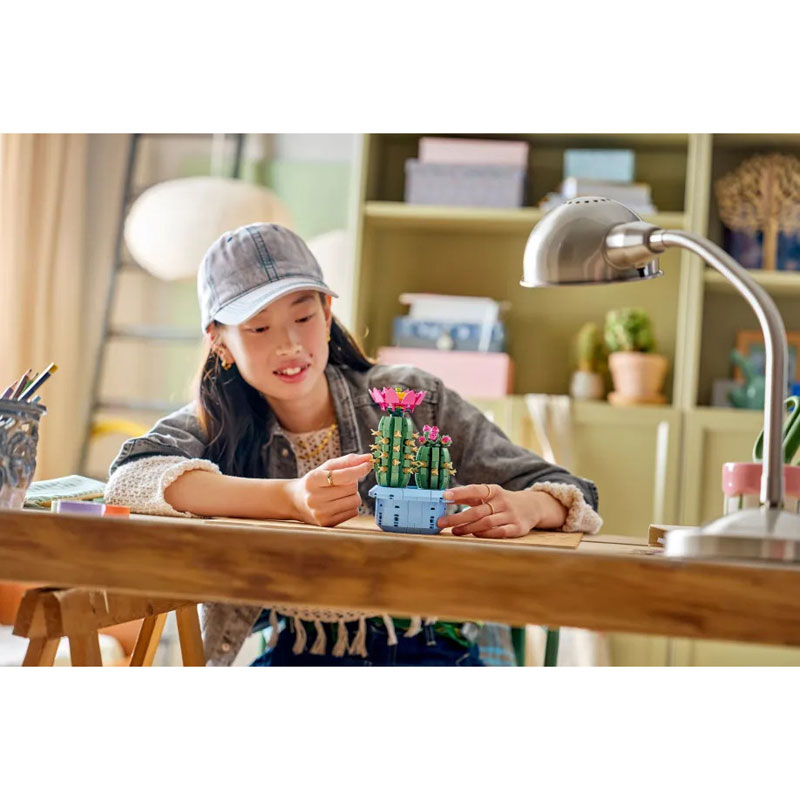 Lego Botanical Flowering Cactus 11509