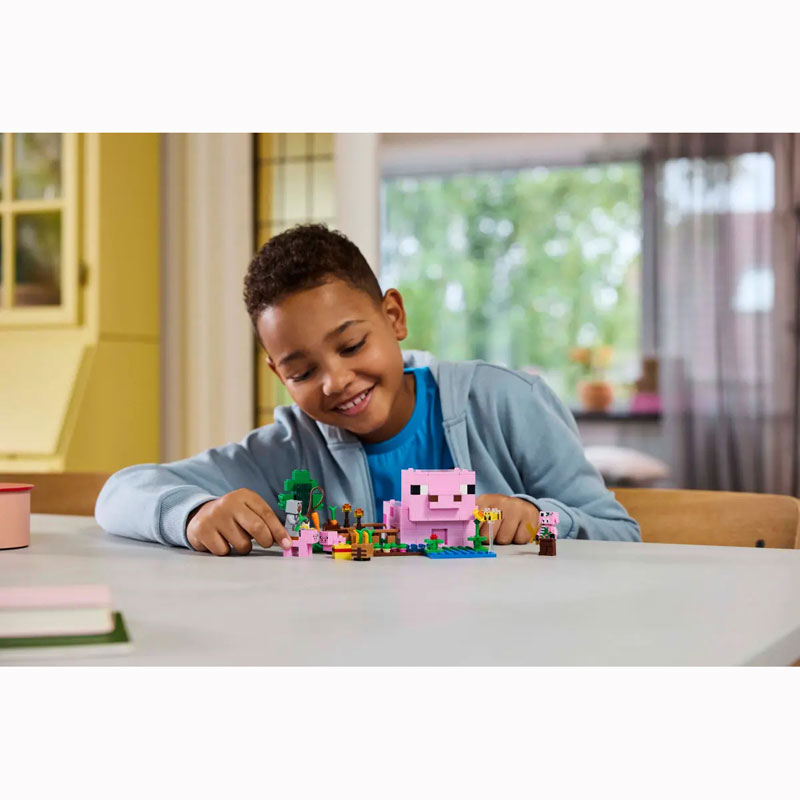 LEGO® Minecraft® The Baby Pig House 21268