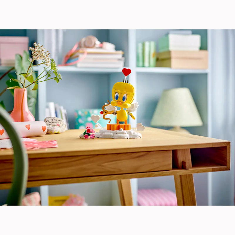 LEGO Looney Tunes Sweetheart Tweety Bird 40824
