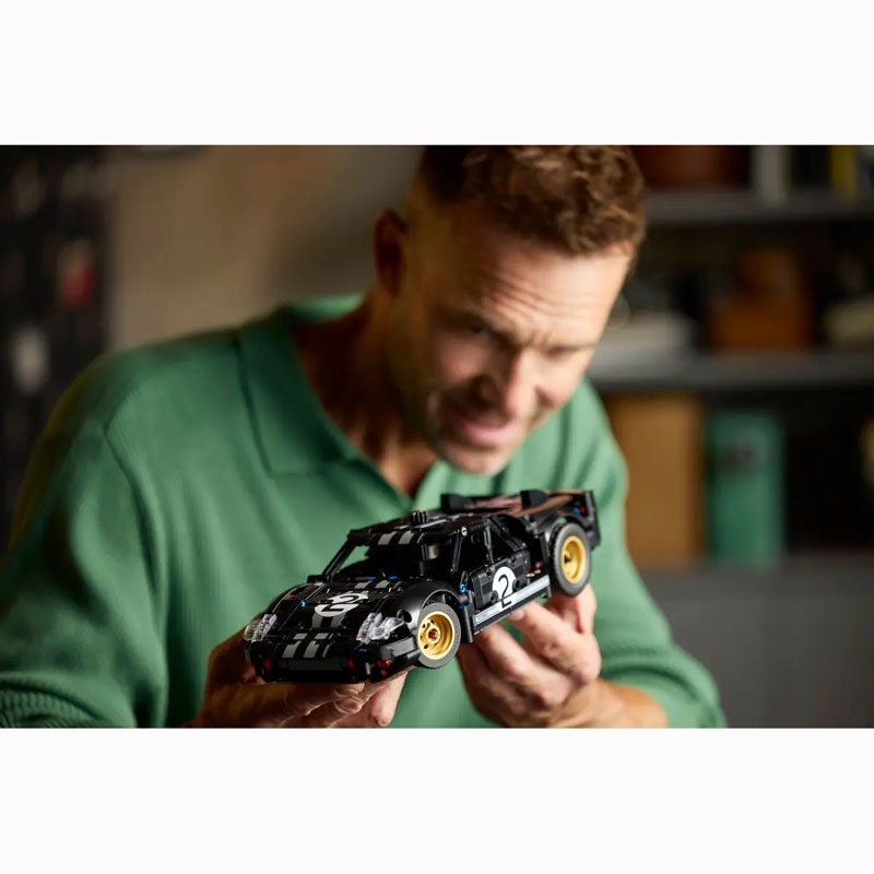 LEGO Technic 1966 Ford GT40 MKII Race Car 42223