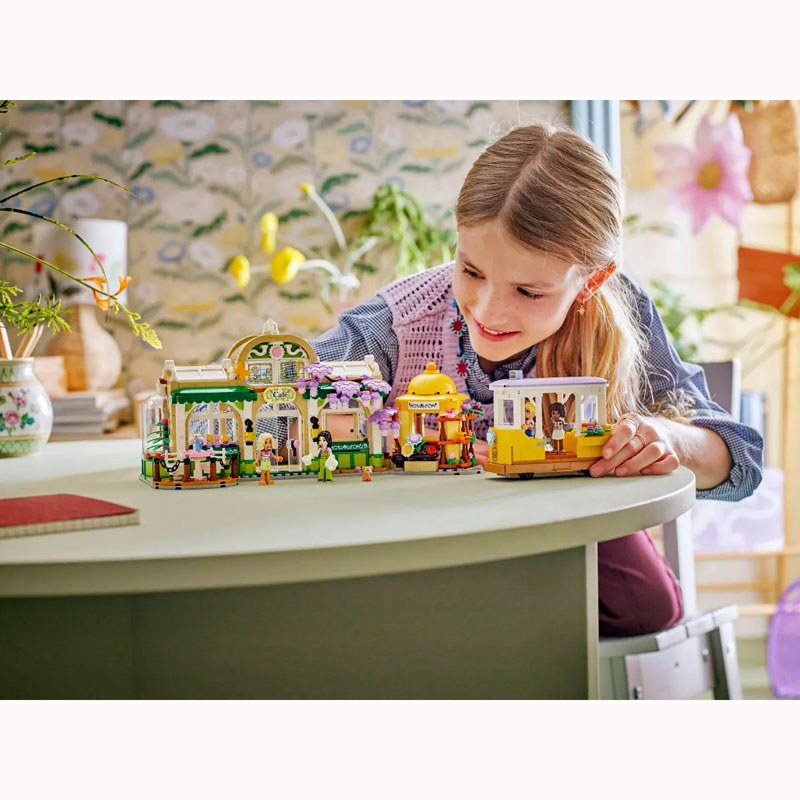LEGO Friends Plant Café & Flower Shop 42671