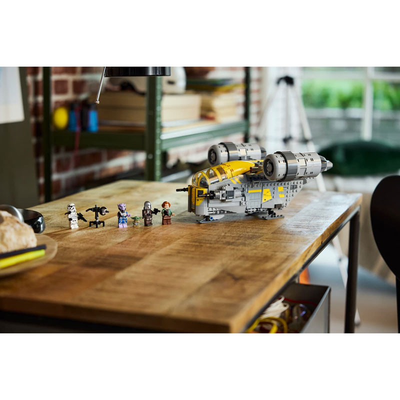 LEGO® Star Wars™ The Razor Crest™ 75447