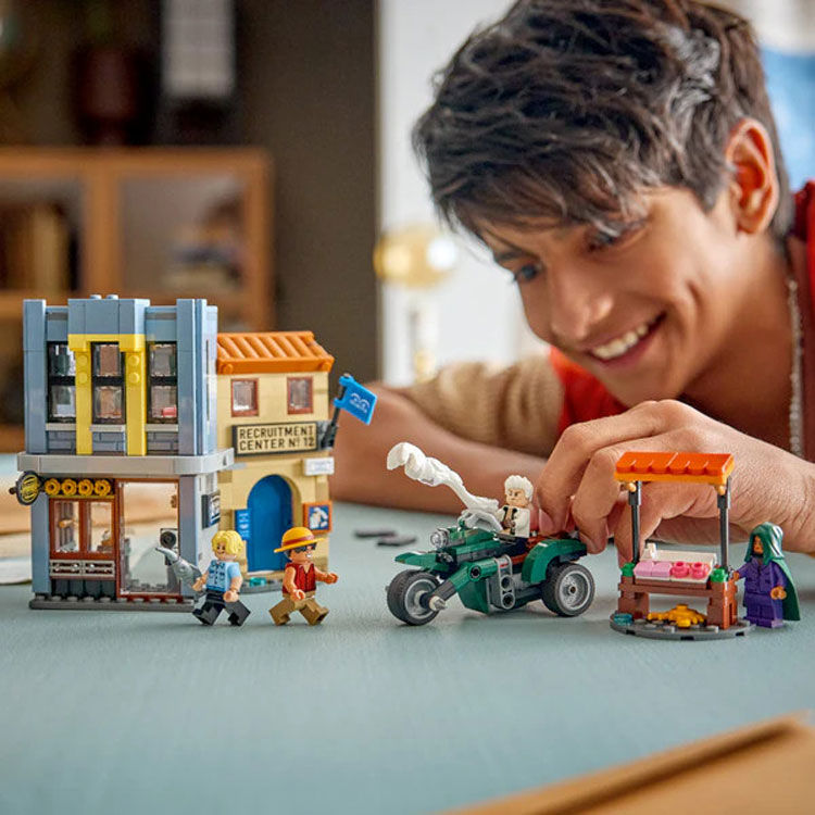 Lego® One Piece Showdown with Captain Smoker 75642