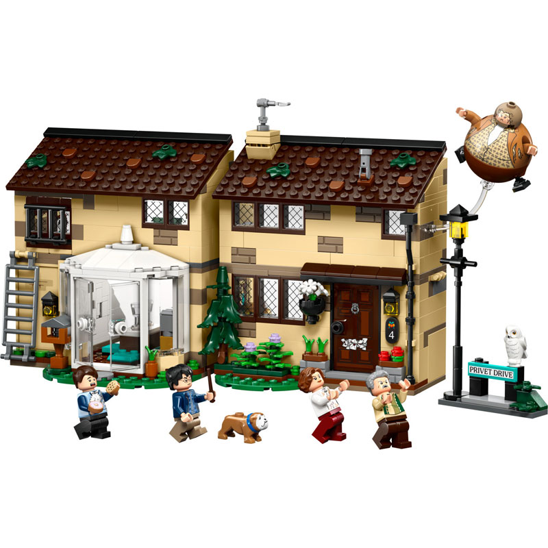 LEGO® Harry Potter™ Privet Drive: Aunt Marge's Visit 76451