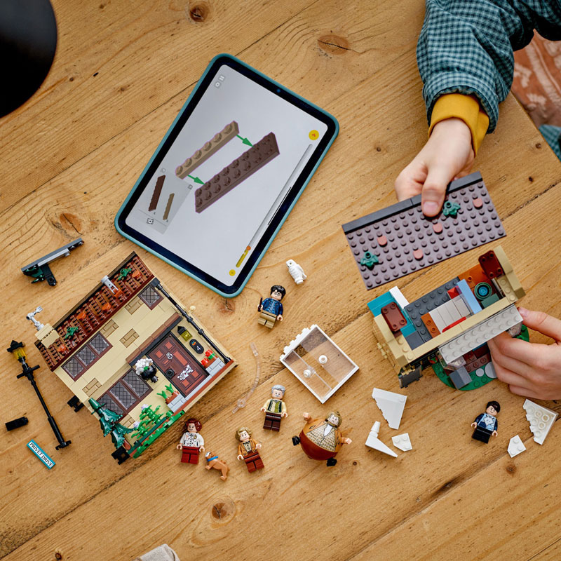 LEGO® Harry Potter™ Privet Drive: Aunt Marge's Visit 76451