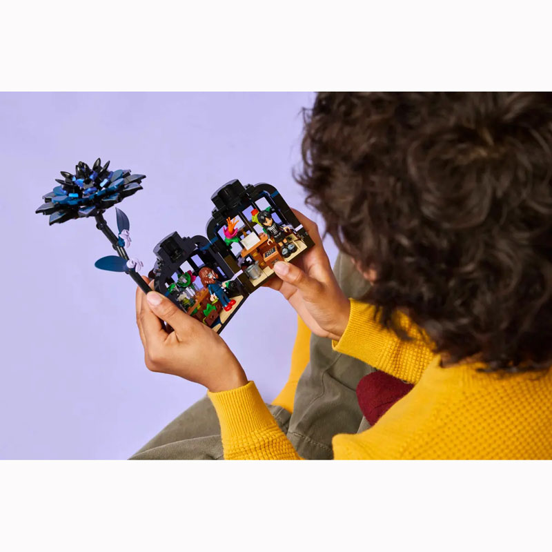 LEGO Wednesday Black Dahlia Flower 76784