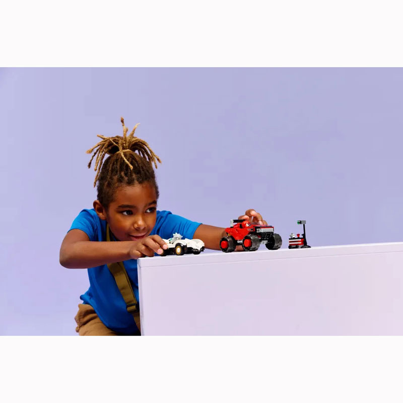 LEGO Sonic The Hedgehog Silver's Car vs. Knuckles' Monster Truck 77118